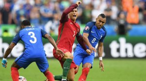 cristiano-ronaldo-dimitri-payet-euro-2016-final_3741638